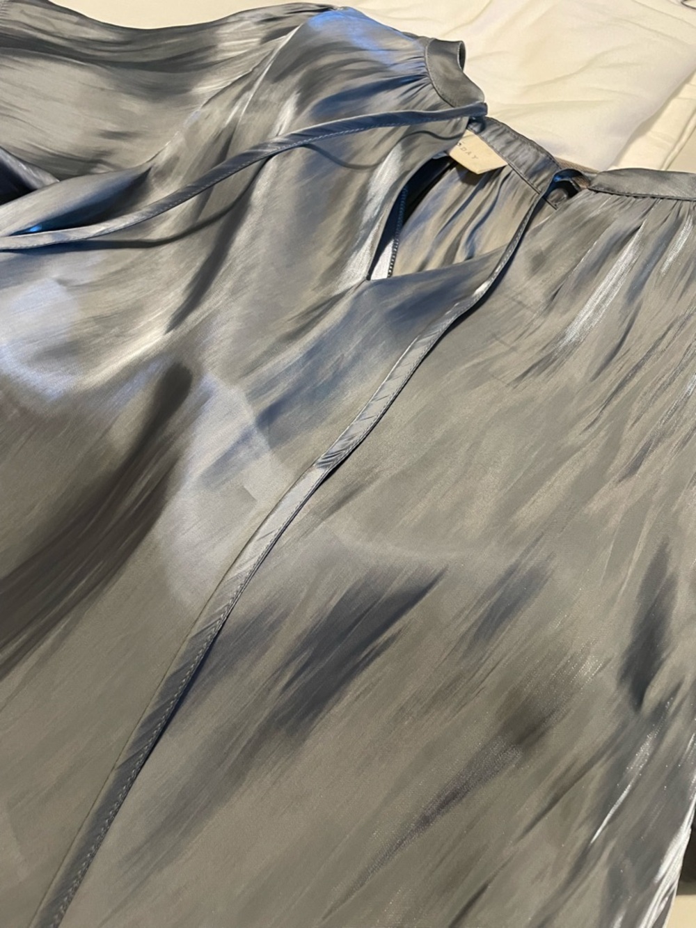 Melloday Metallic Gray Sheer Tie Neck Blouse XL Flutter Sleeve Top - Picture 6 of 9